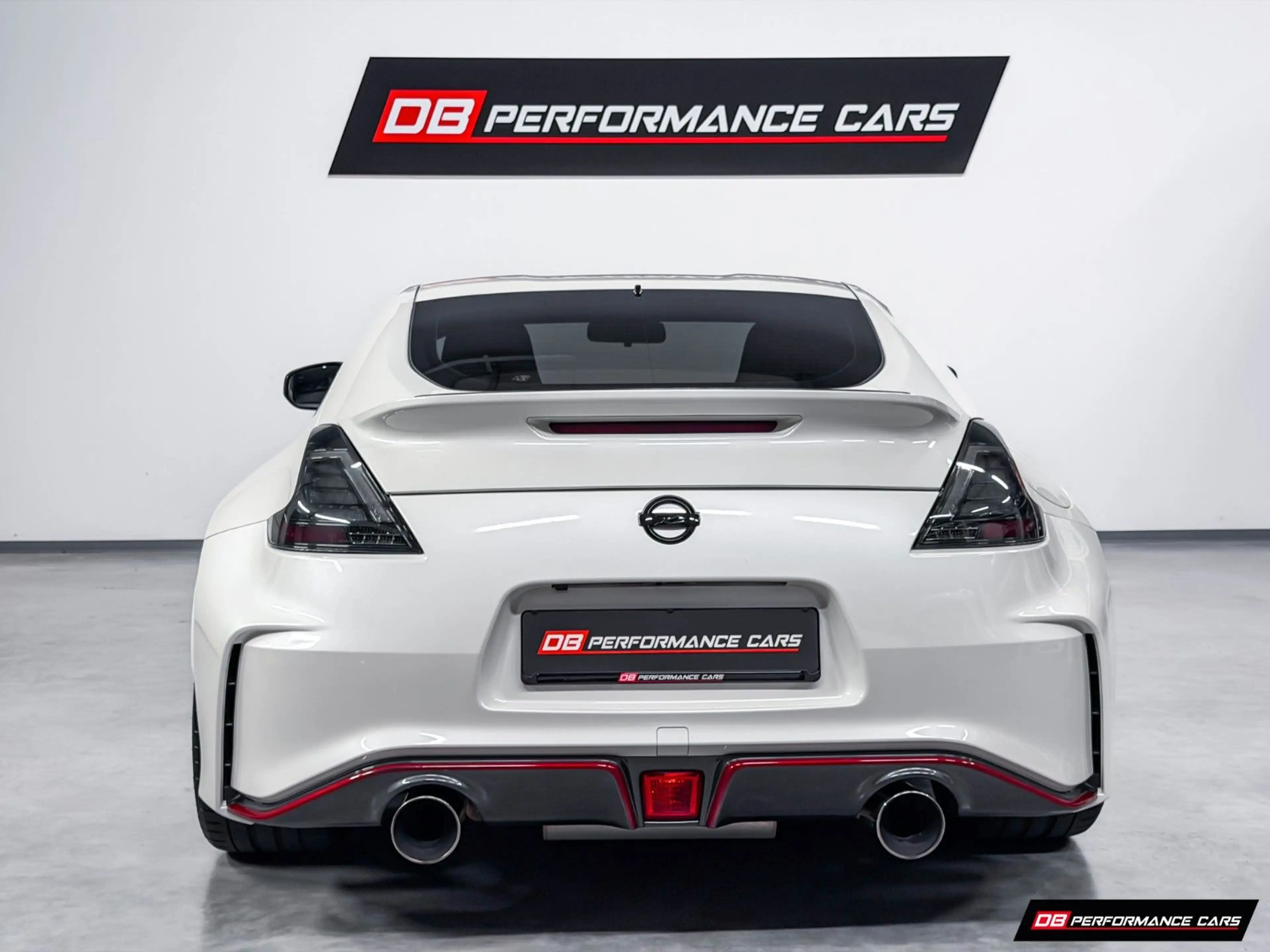 Nissan 370Z NISMO, Handschalter, tolle Upgrades — photo 12