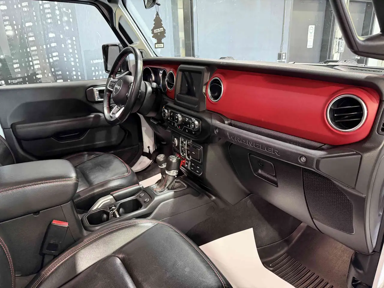 Jeep Wrangler снимка Jeep Wrangler