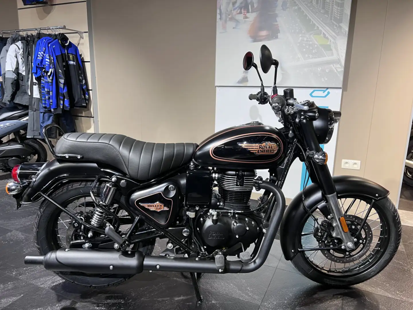 Royal Enfield Bullet 350 Black Gold crna - 1