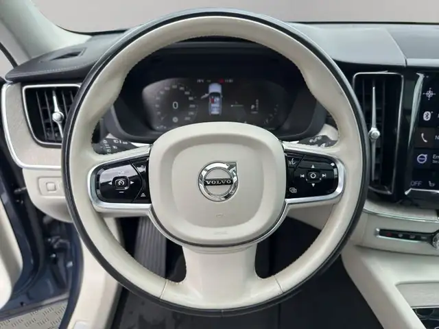 Volvo XC60 view 15