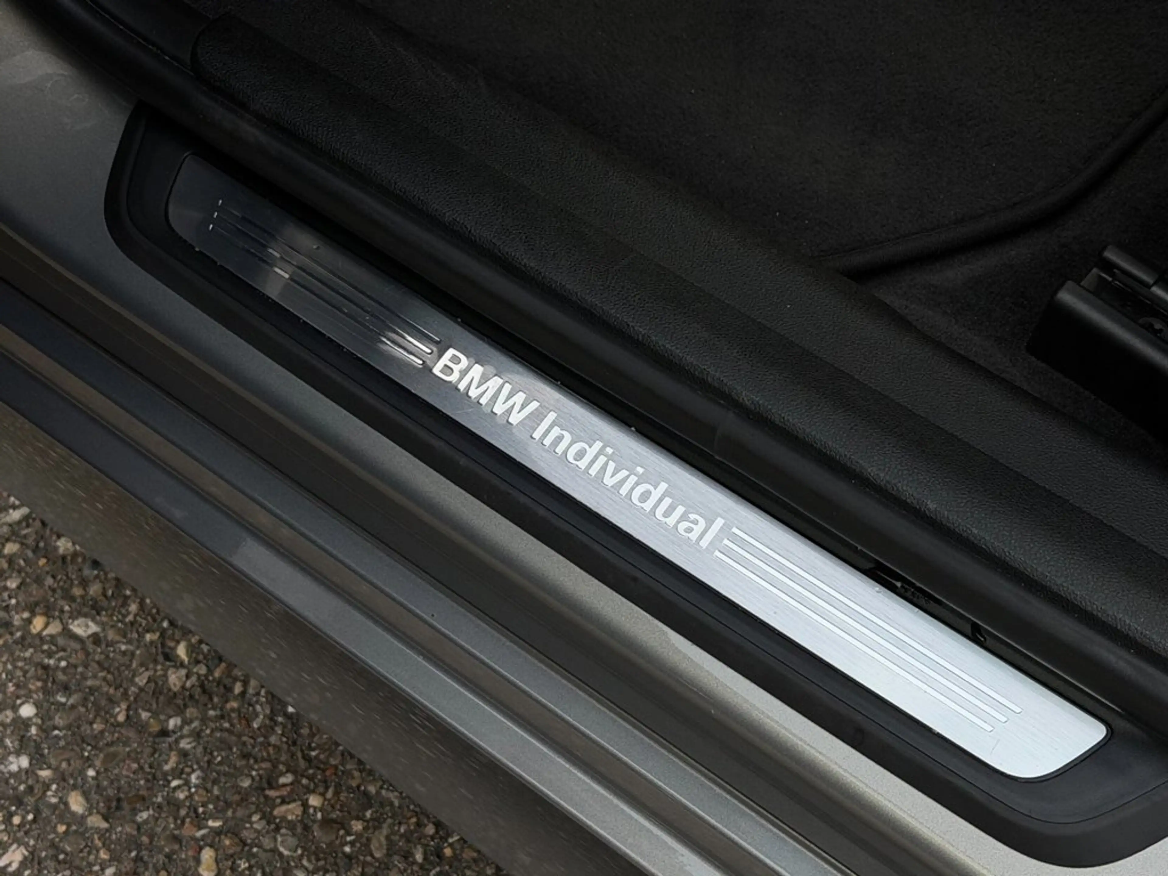 BMW 330 3-Serie Touring 330i Individual Edition Oxidgrau P — photo 13