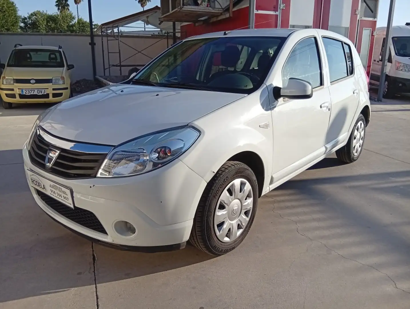 Dacia Sandero 1.2 Laureate Music Blanco - 2
