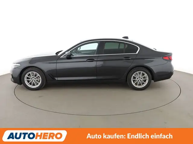 BMW 5 Series view 3