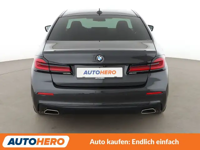 BMW 5 Series view 5