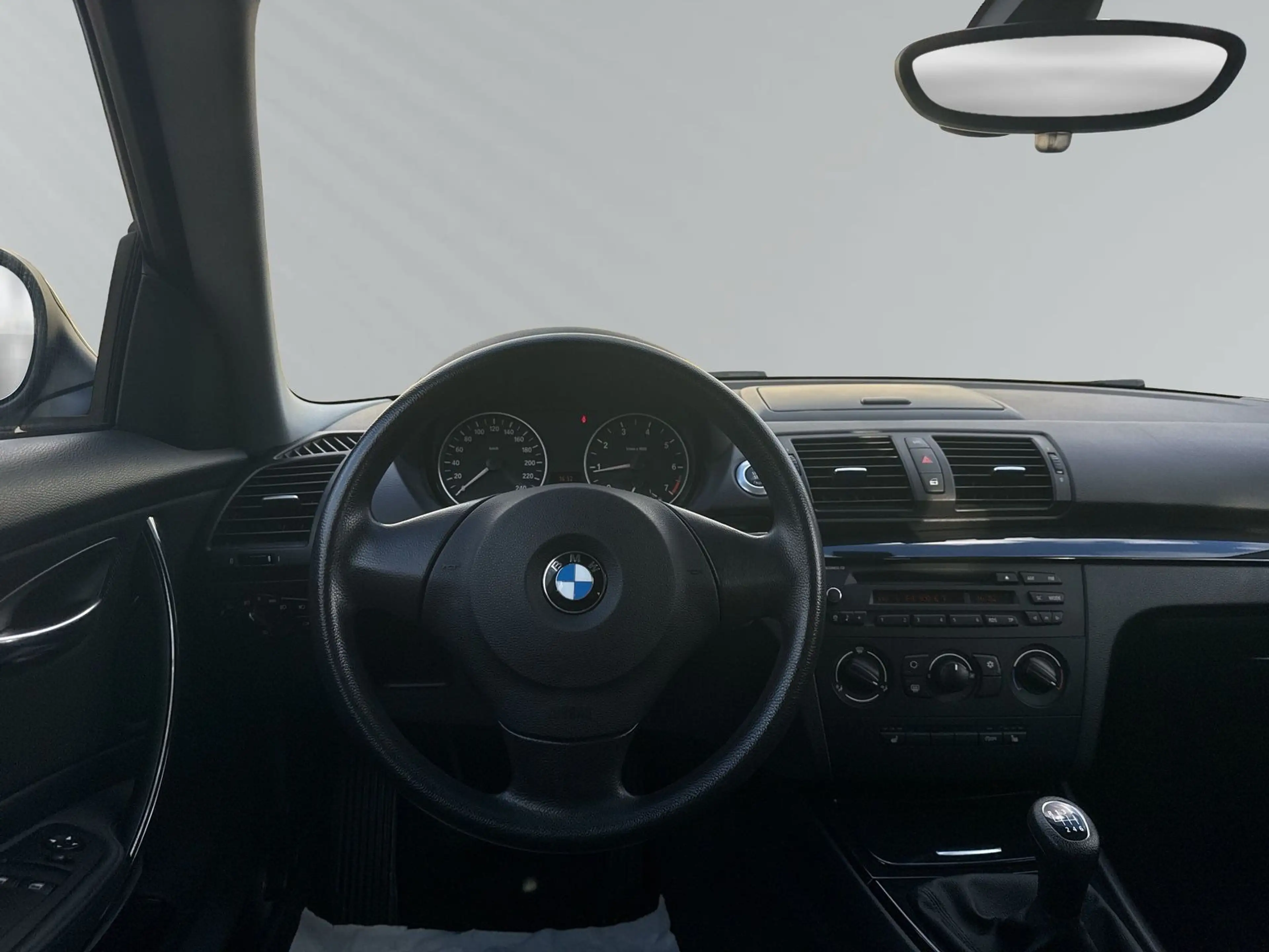 BMW 116 i *SERVICE NEU*BREMSEN NEU*TÜV 03/2028* — photo 15