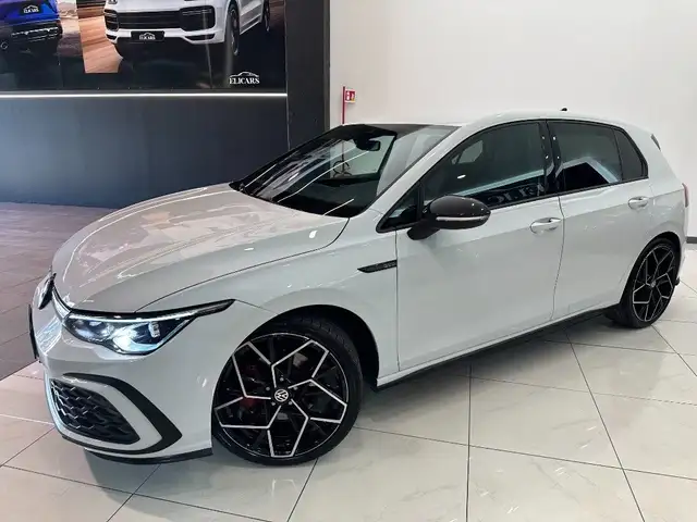 Volkswagen Golf view 2