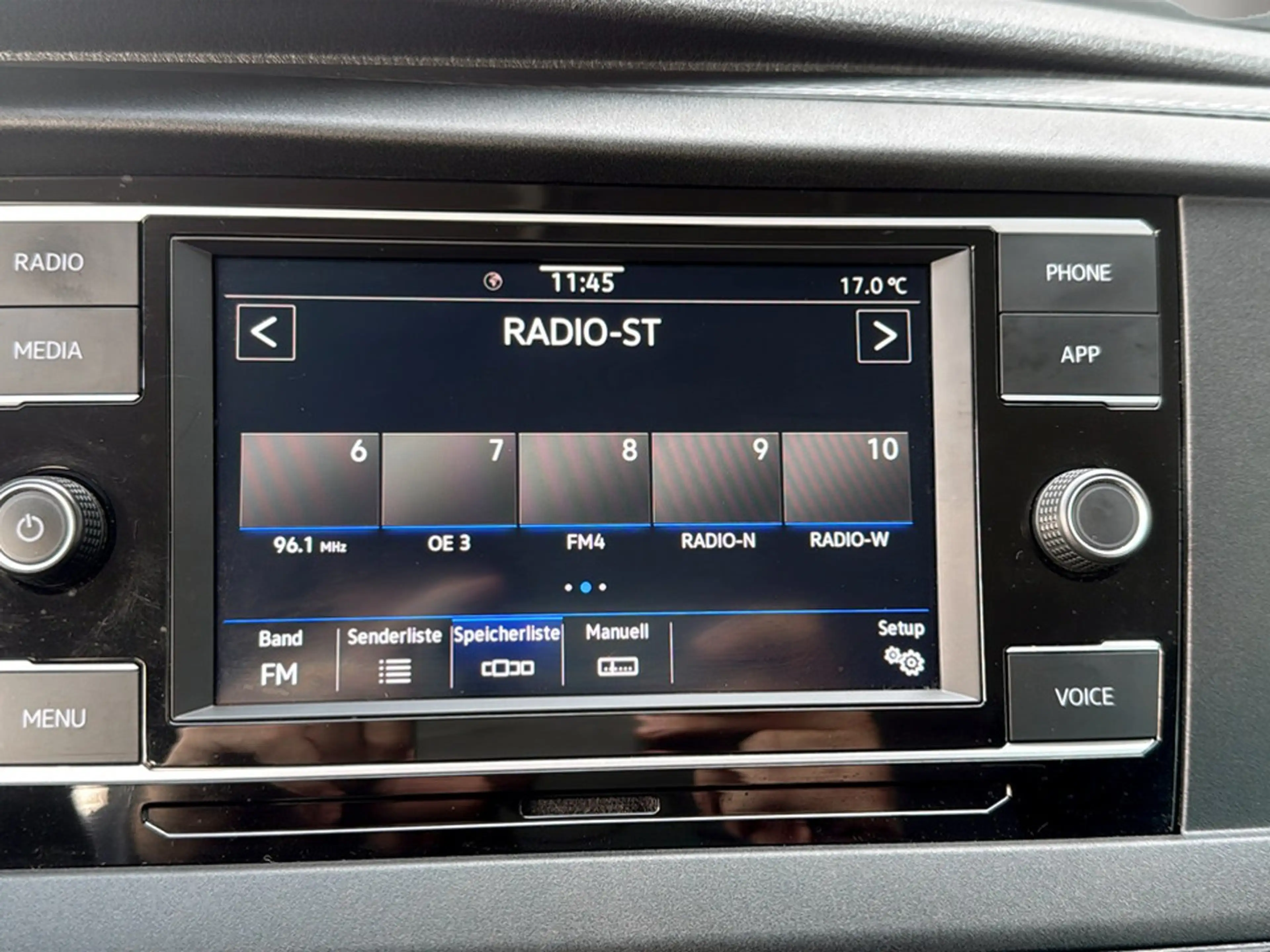 Volkswagen T6.1 Transporter Kombi LR TDI 4MOTION — photo 19