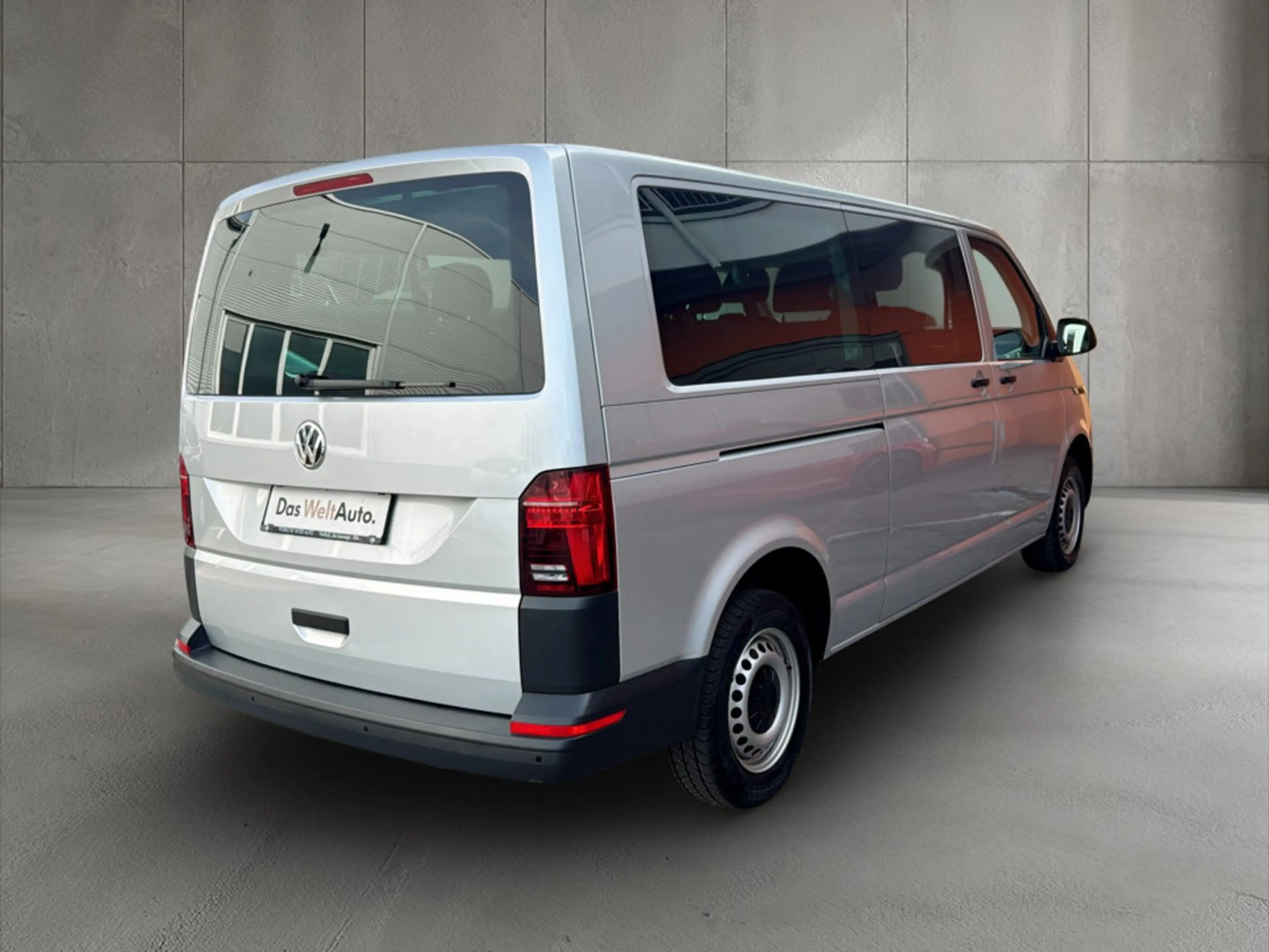 Volkswagen T6.1 Transporter Kombi LR TDI 4MOTION — photo 4