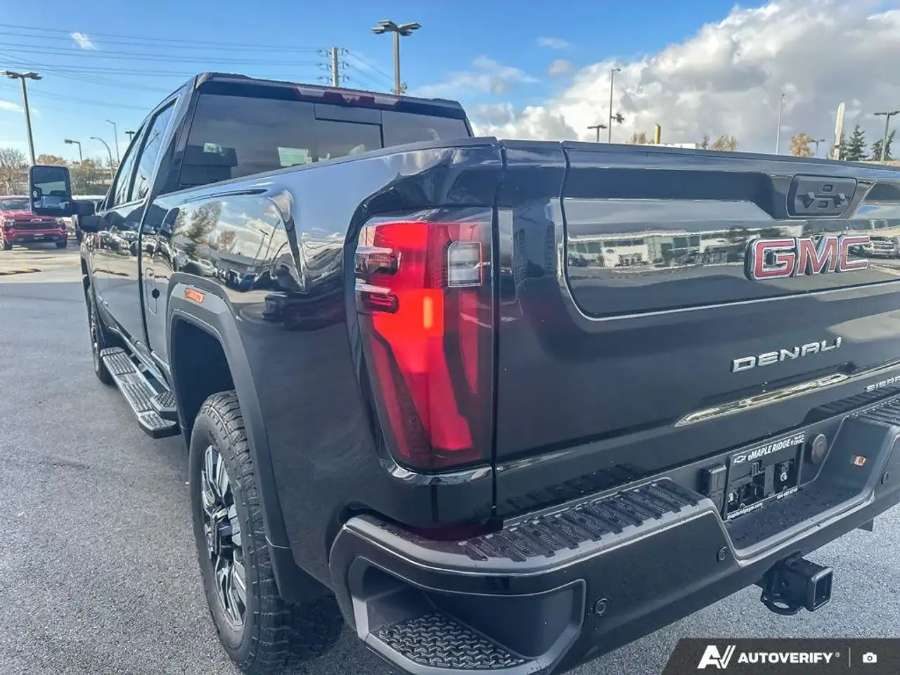 GMC Sierra 3500HD снимка GMC Sierra 3500HD