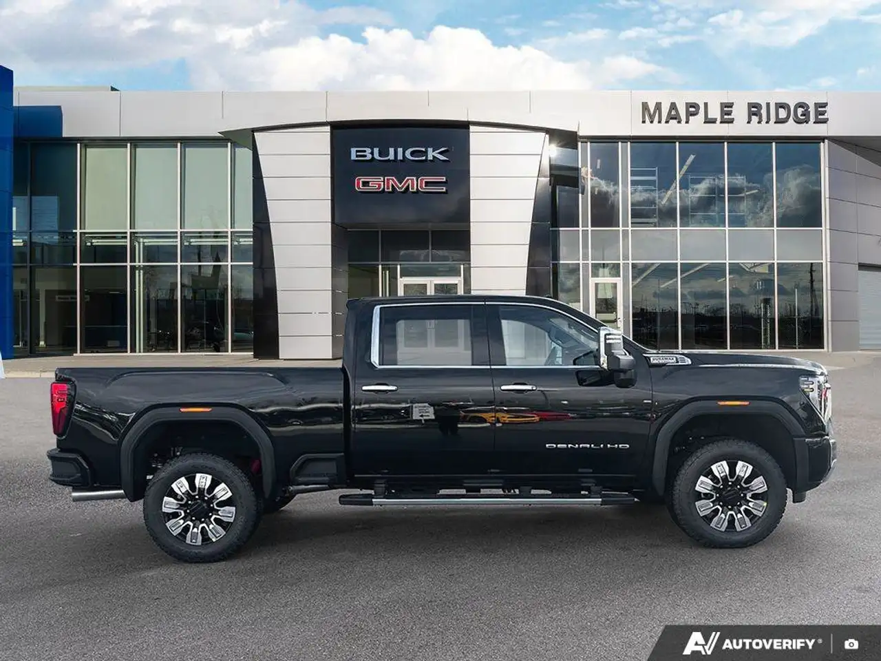 GMC Sierra 3500HD снимка GMC Sierra 3500HD