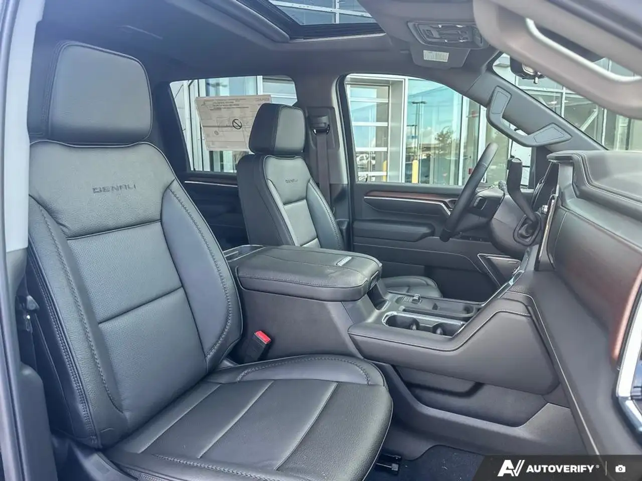 GMC Sierra 3500HD снимка GMC Sierra 3500HD
