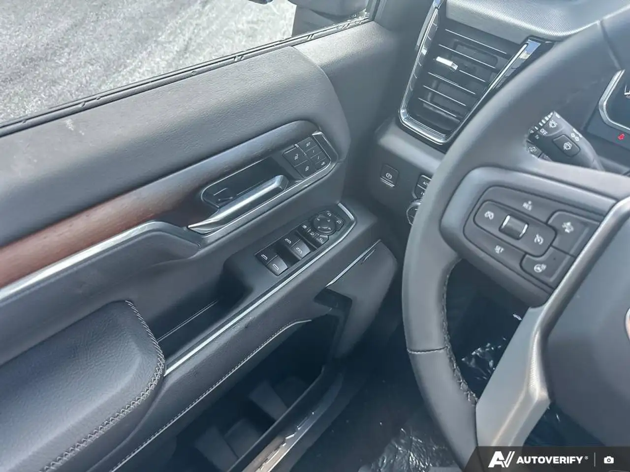 GMC Sierra 3500HD снимка GMC Sierra 3500HD