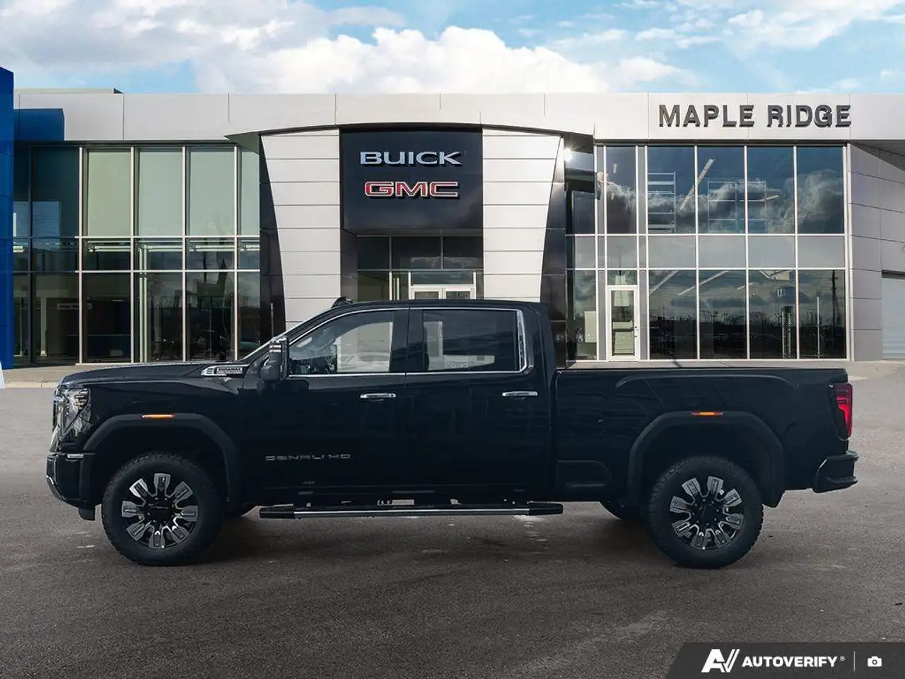 GMC Sierra 3500HD снимка GMC Sierra 3500HD