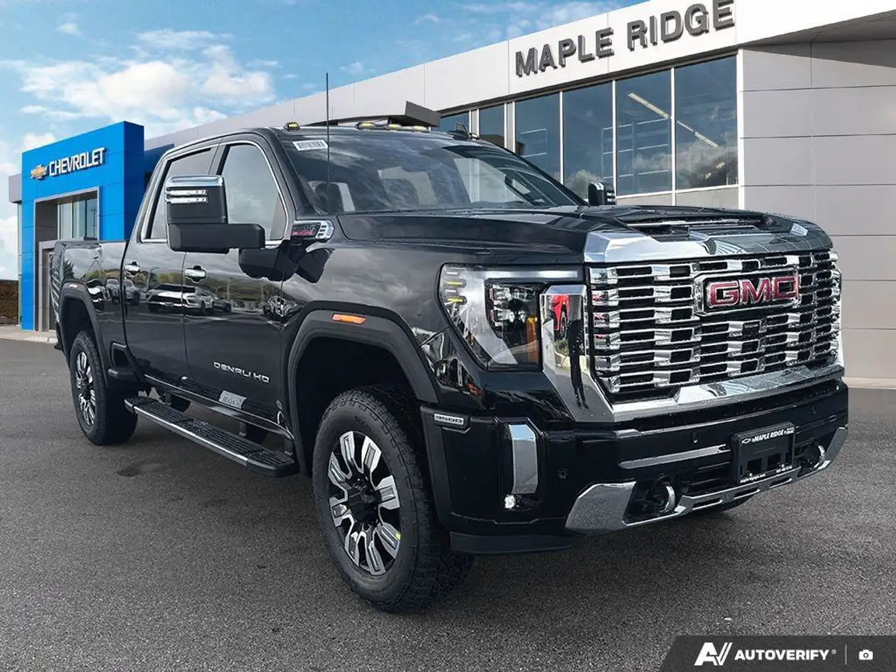 GMC Sierra 3500HD снимка GMC Sierra 3500HD