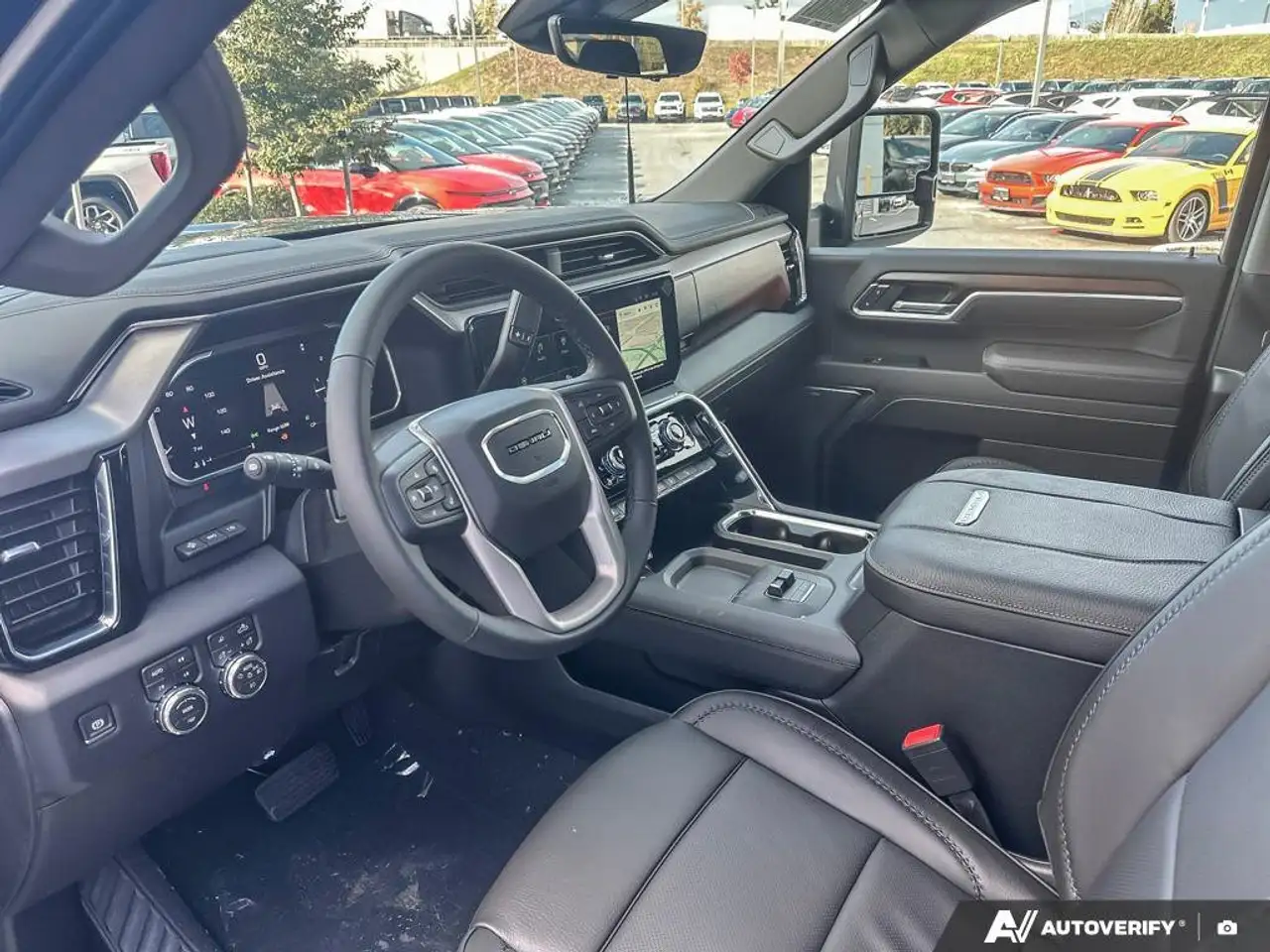 GMC Sierra 3500HD снимка GMC Sierra 3500HD