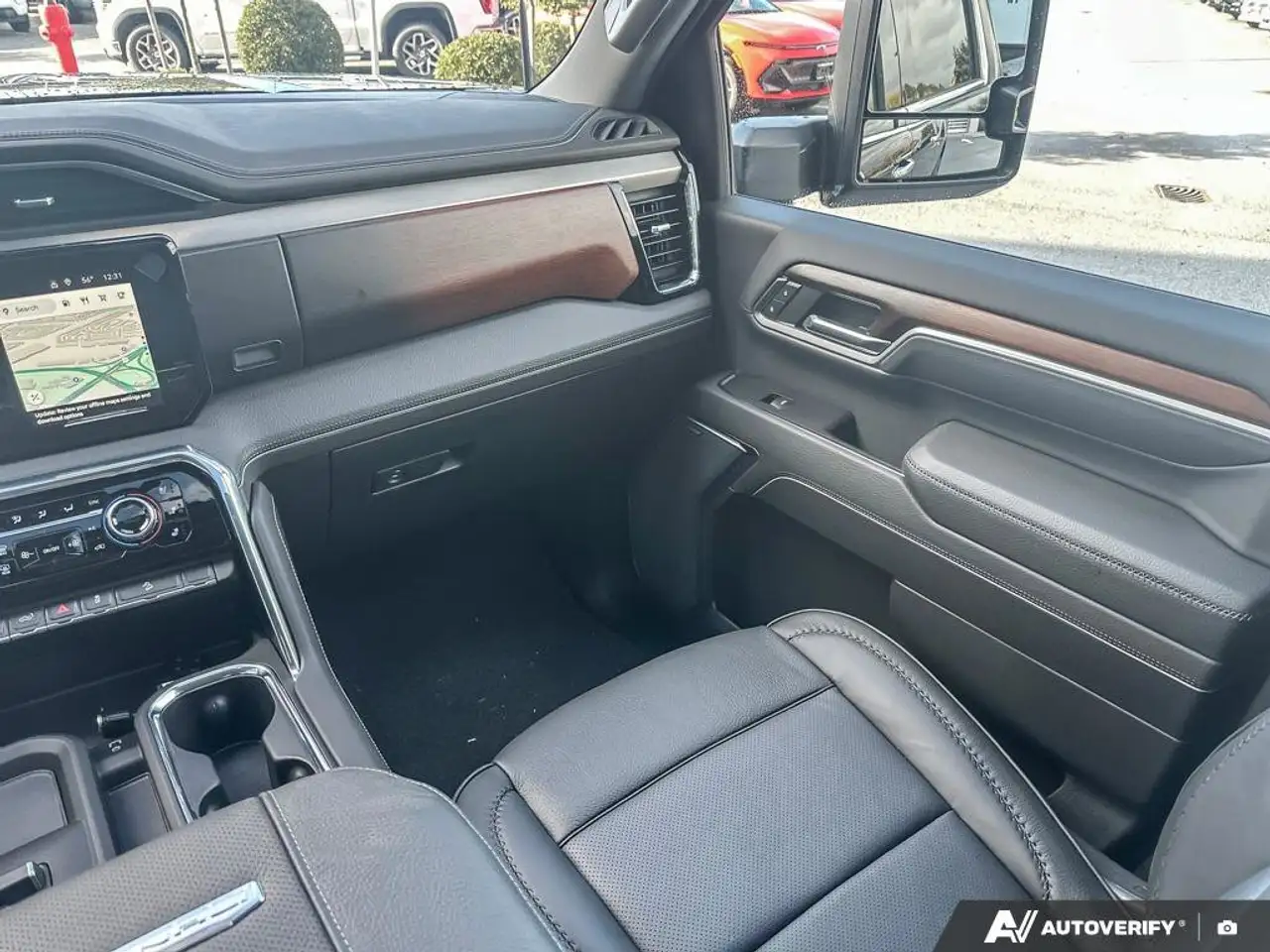 GMC Sierra 3500HD снимка GMC Sierra 3500HD