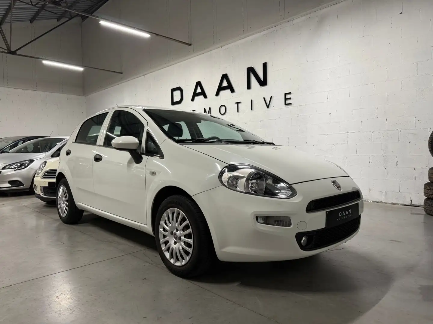 Fiat Punto 1.2i TRES PROPRE - 1