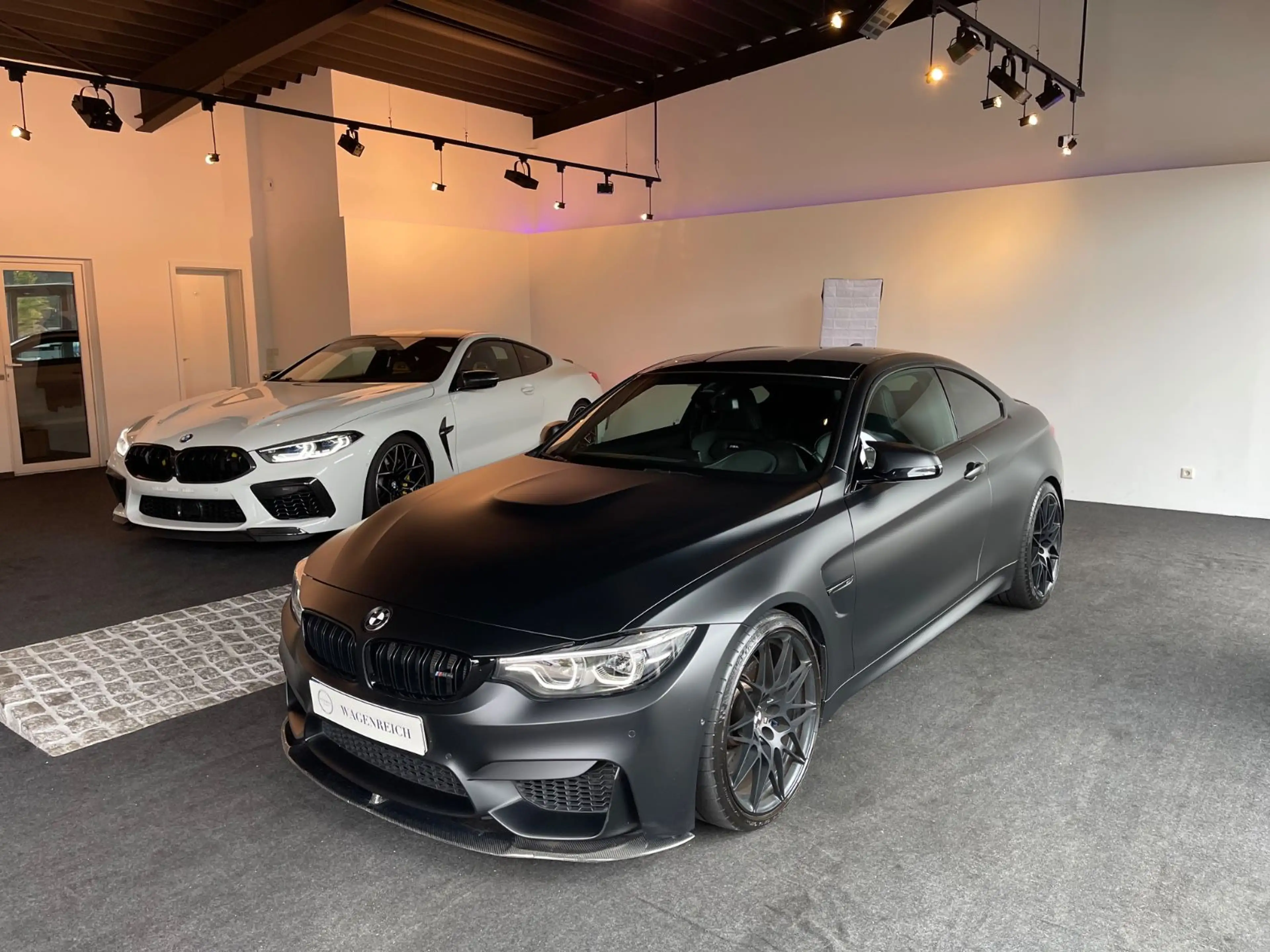 BMW M4 BMW M4 F82 Competition | 450 PS | Deutsches — photo 3