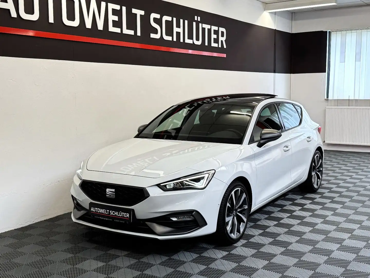 SEAT Leon 1.5 eTSI DSG* FR Line*LED*Pano*Kamera*ACC* Weiß - 1