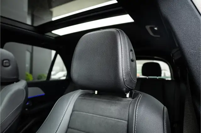 Mercedes-Benz GLE view 24