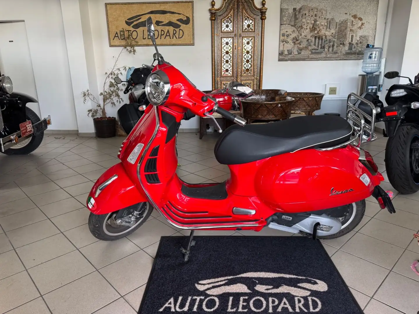 Vespa GTS 125 Super Rot - 1