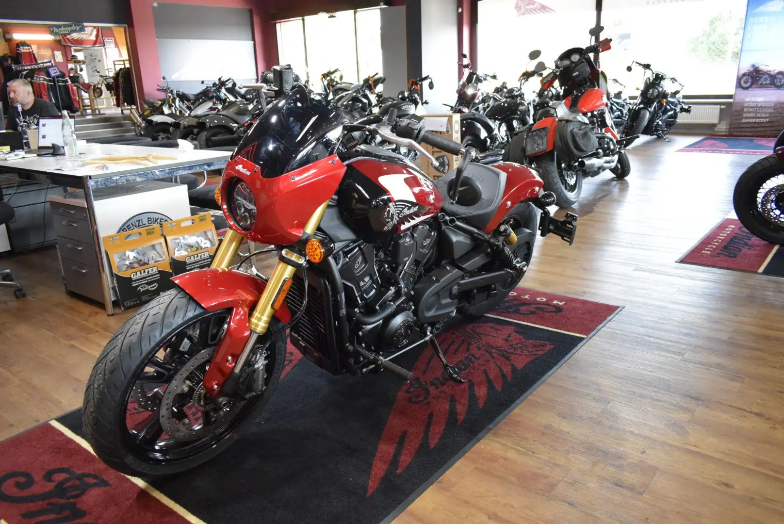 Indian Scout 101  2025  LIMITED + TECH  Navi U.V.M. Rot - 1