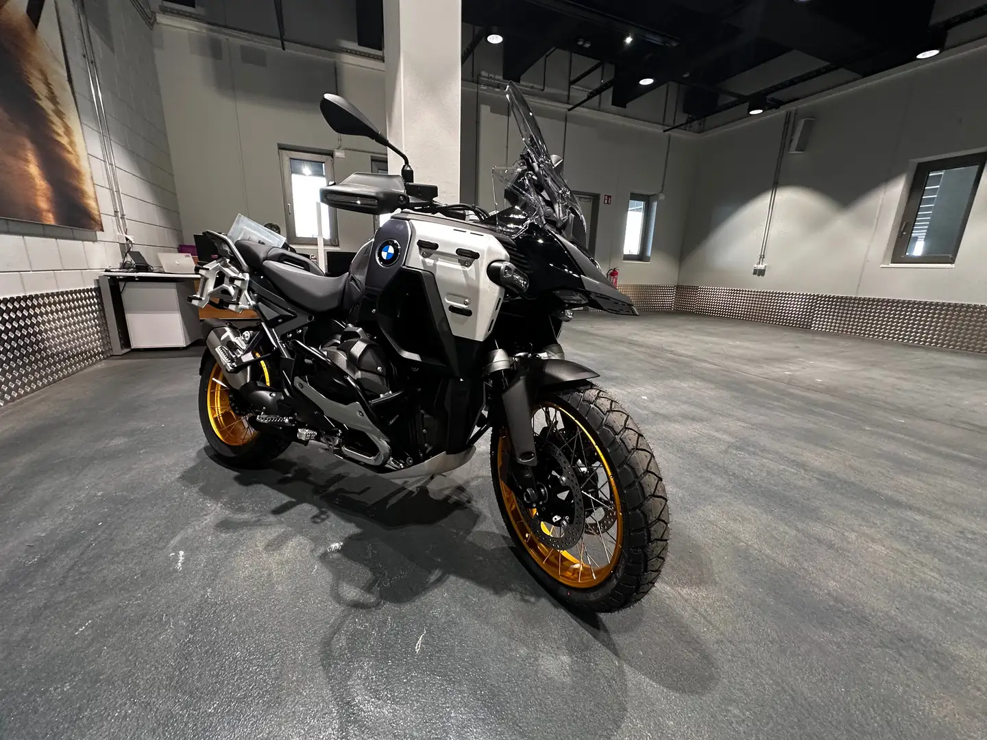 BMW R 1300 GS Adventure / Triple Black / ASA - VOLL Negru - 1
