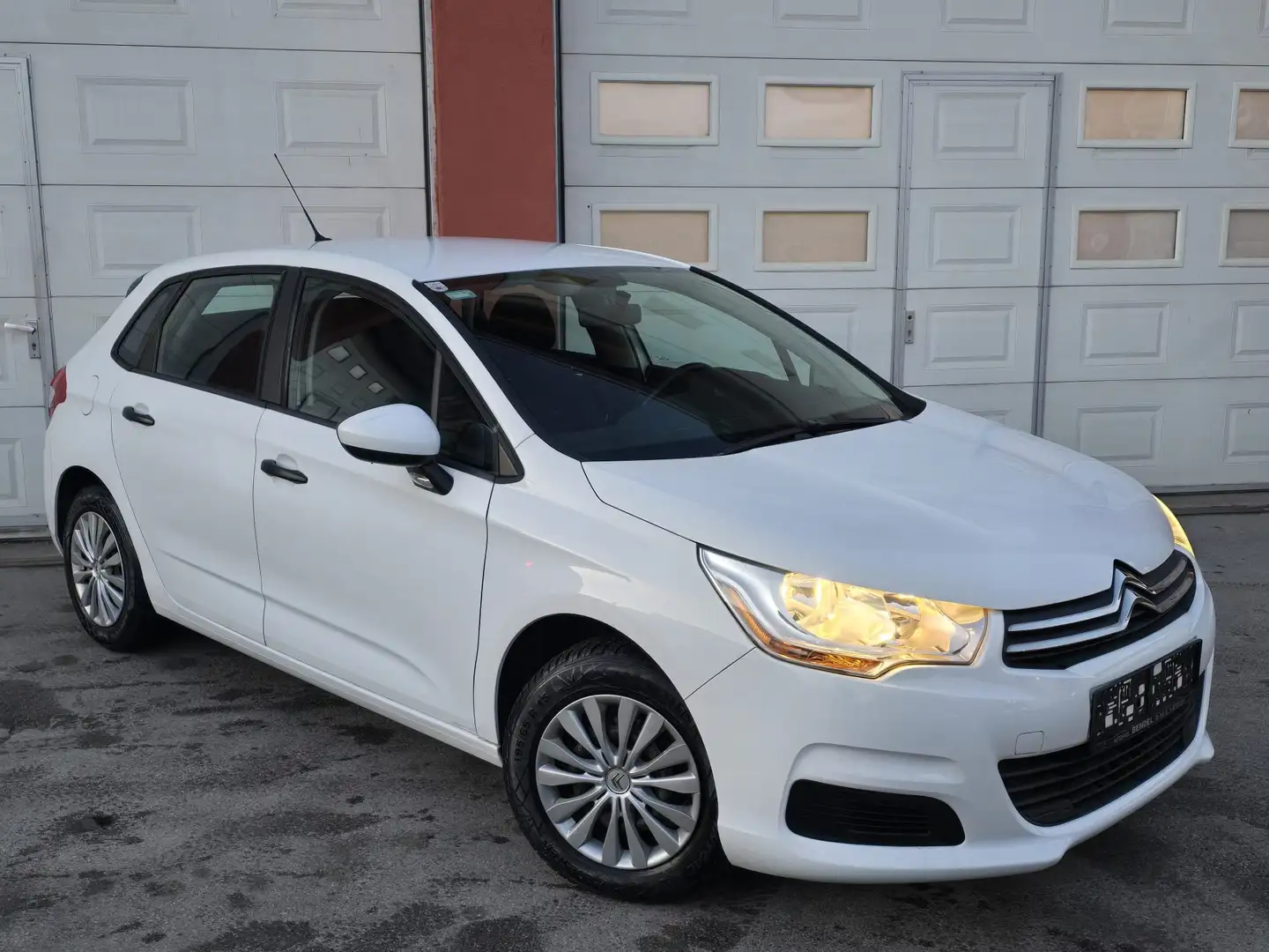 Citroen C4 C4 1,4 VTi Attraction Weiß - 2