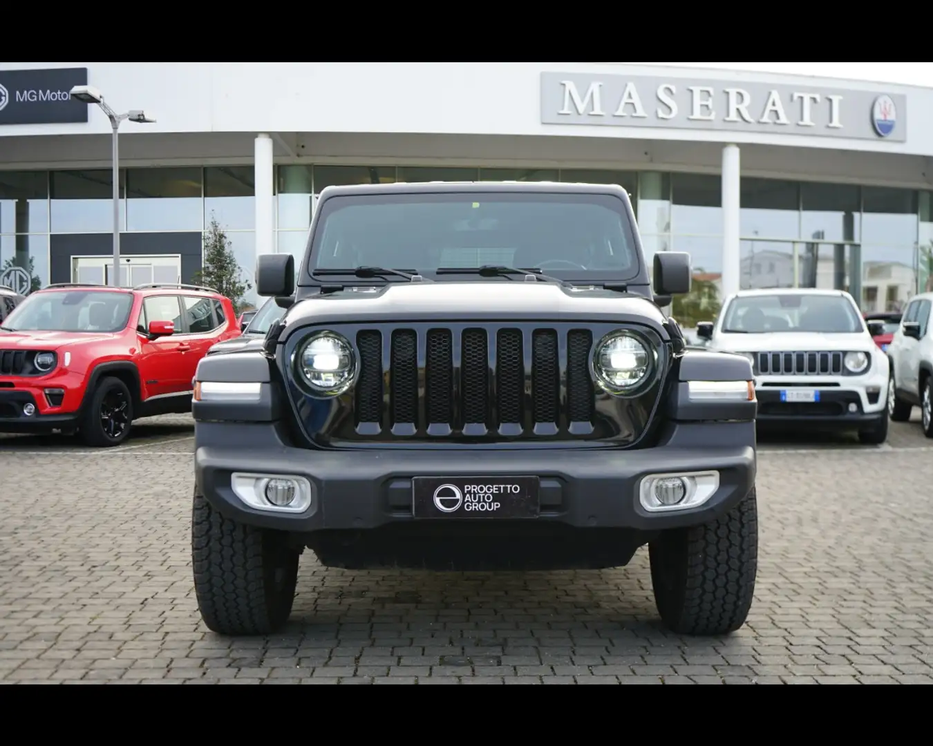 Jeep Wrangler Unlimited 2.2 Mjt II Sahara Černá - 2