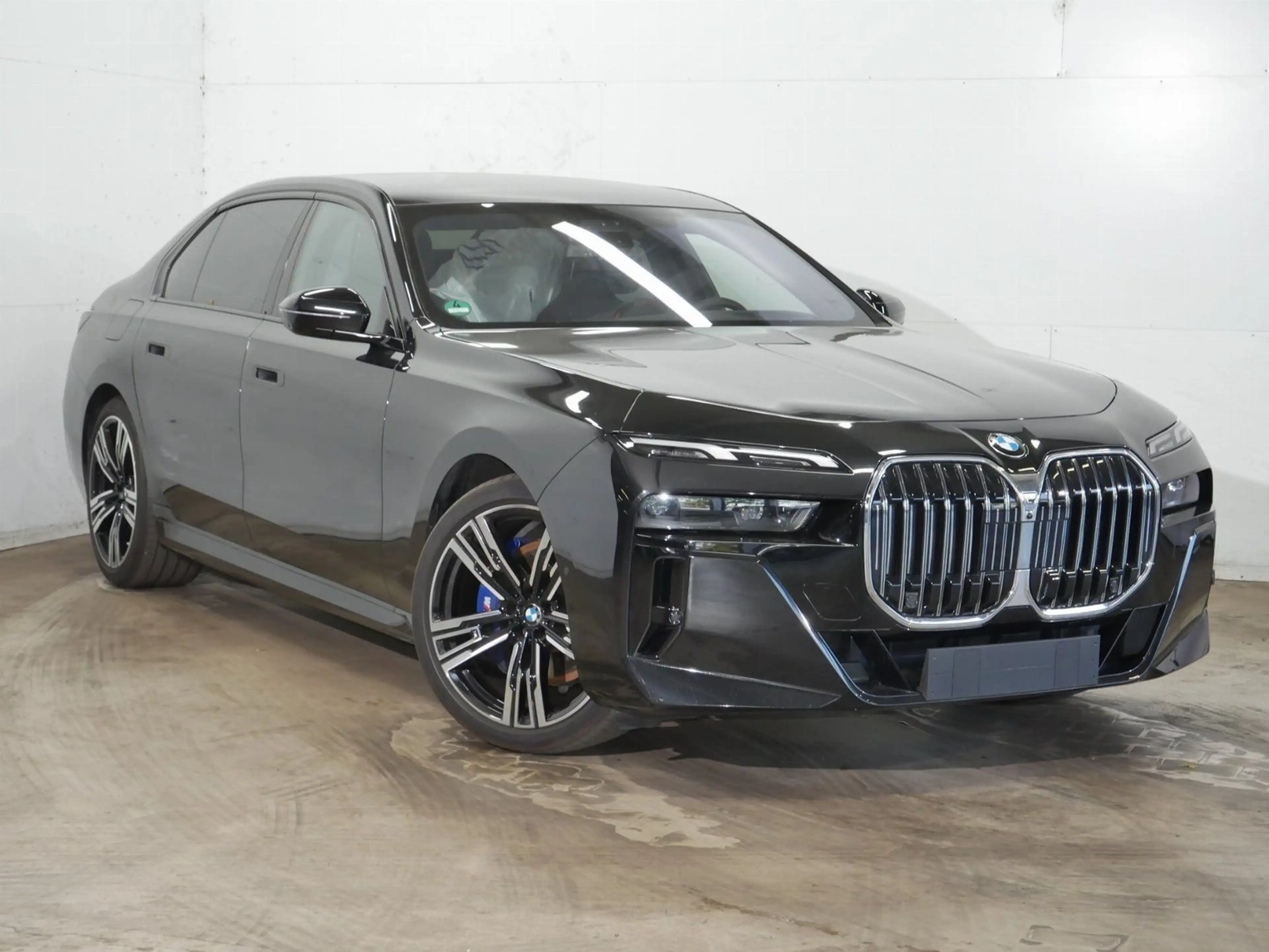 BMW 740 d xDrive Limousine — photo 2