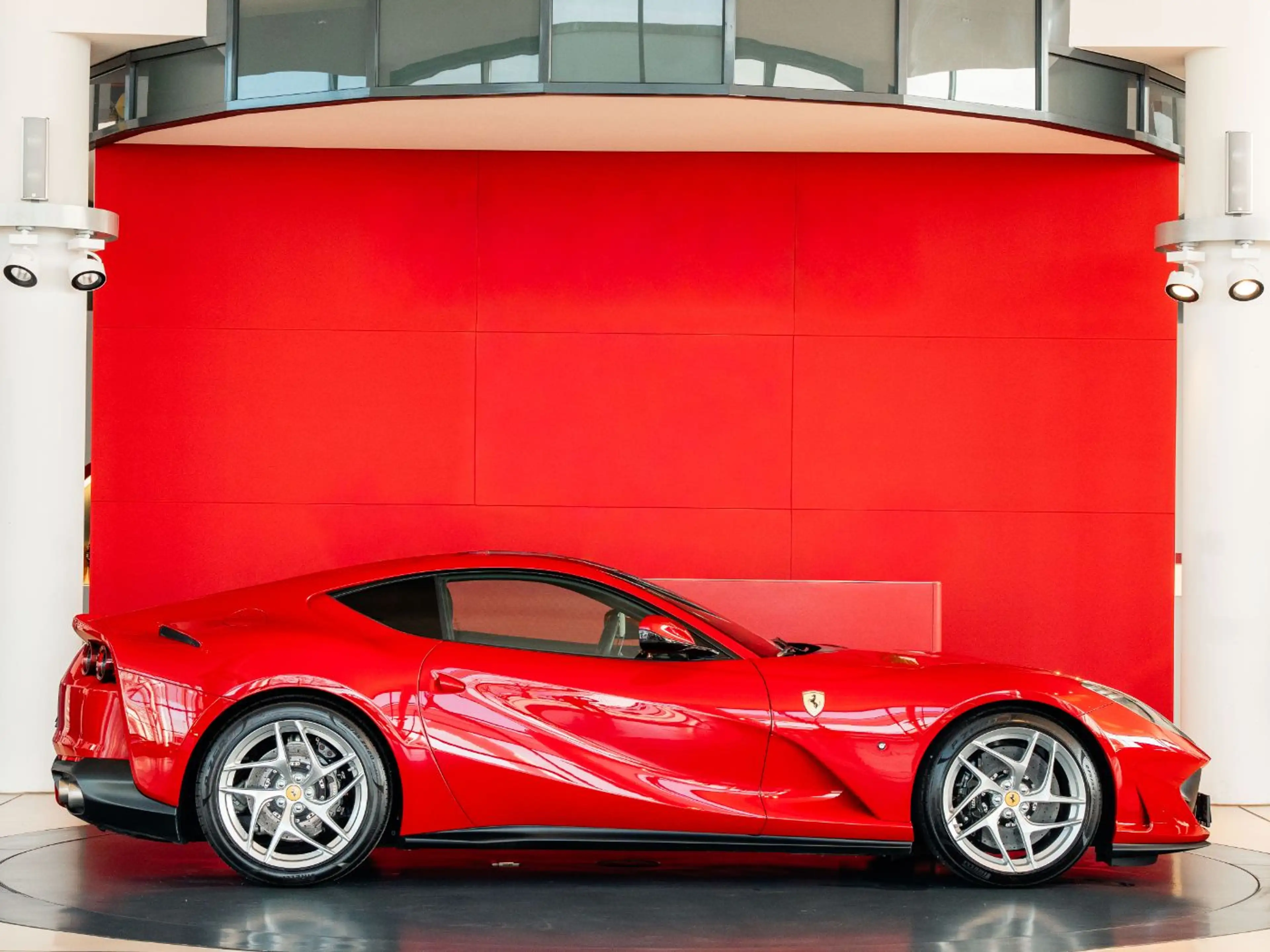 Ferrari 812 Superfast Rosso70Anni*JBL*Lift*Apple-Carplay — photo 8