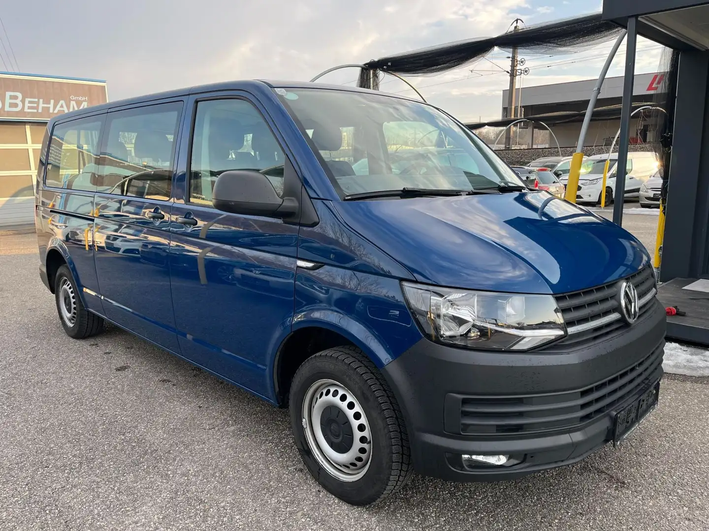 Volkswagen T6 Kombi T6 LR 2,0 TDI BMT Klima-PDC 9-Sitzer Blau - 1
