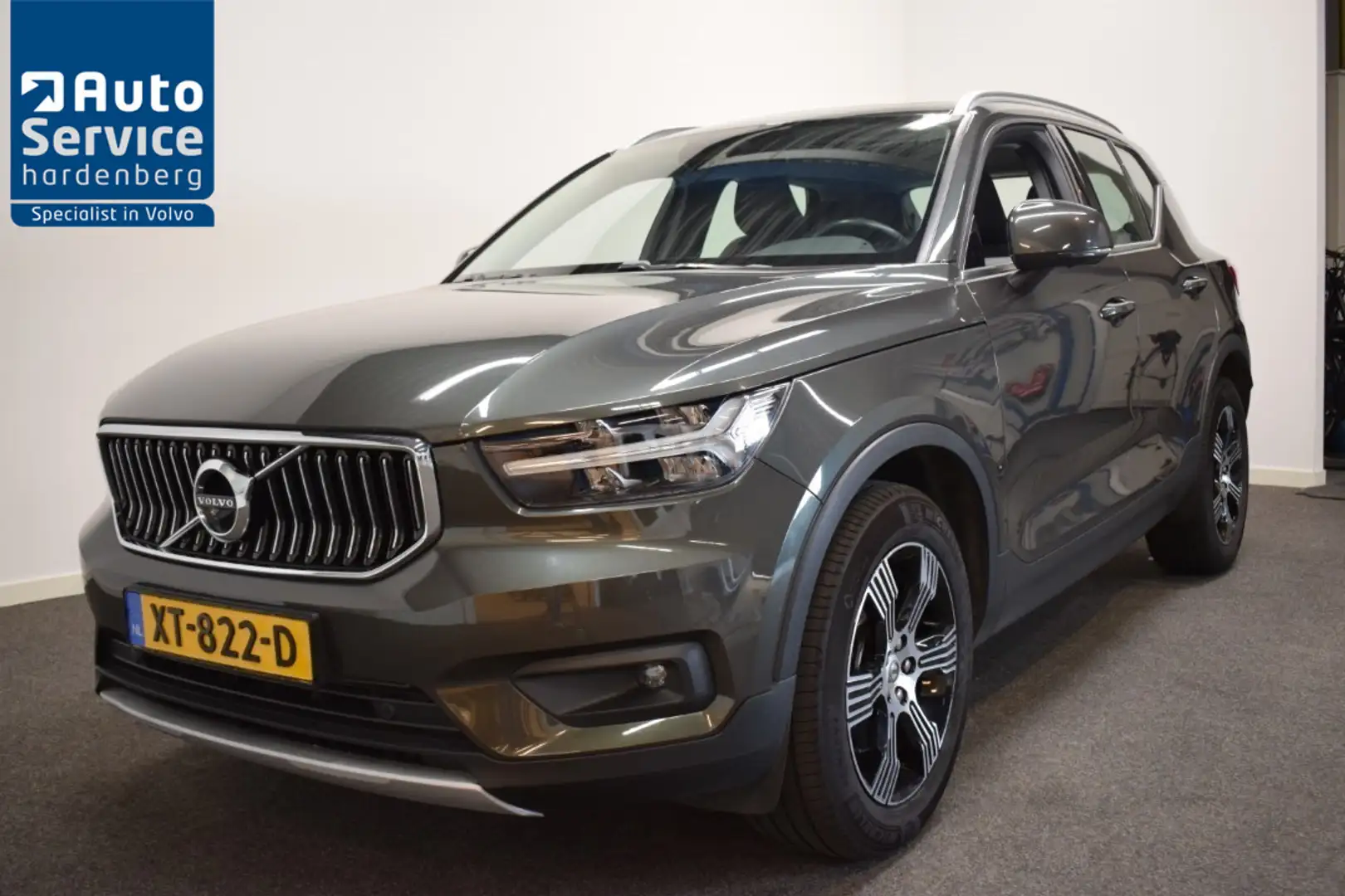 Volvo XC40 2.0 T4 190pk AUT8 Inscription Trekhaak 1800 kg/ Sc Grijs - 1
