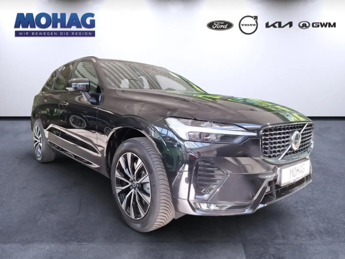 Volvo XC60 B4 Benzin Plus Dark AHK Memory BLIS ACC H&K Googl Noir - 2