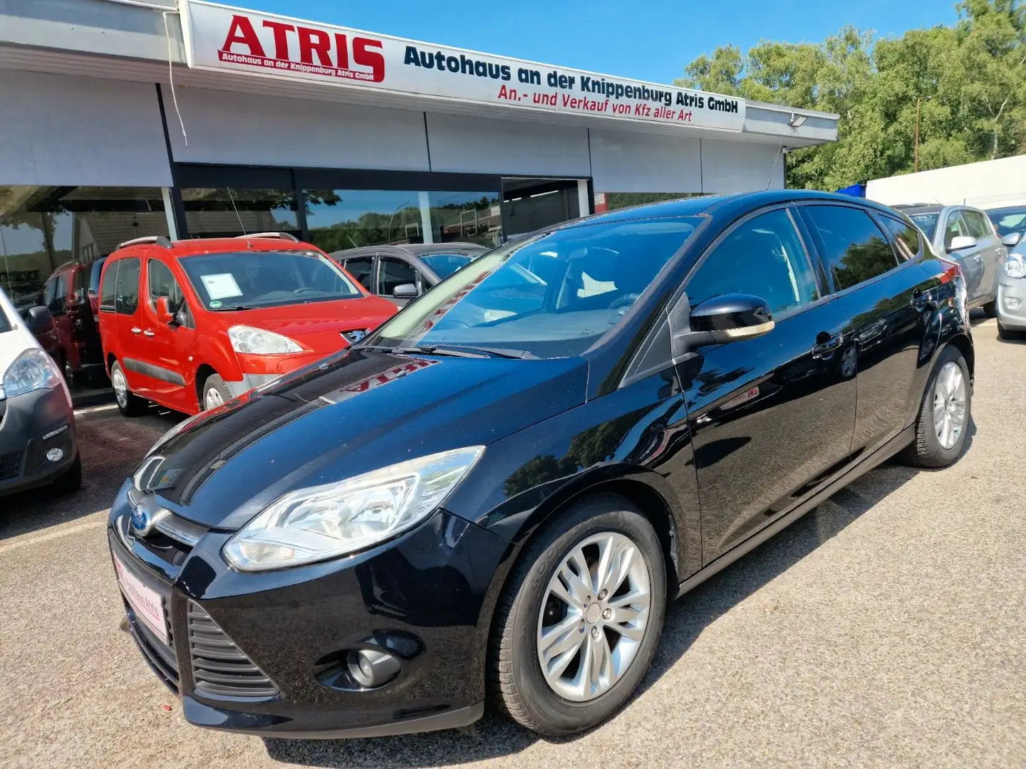 Ford Focus Lim. Trend 6-Gang Schwarz - 2