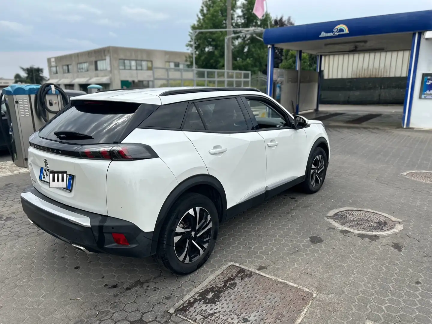 Peugeot 2008 - 1