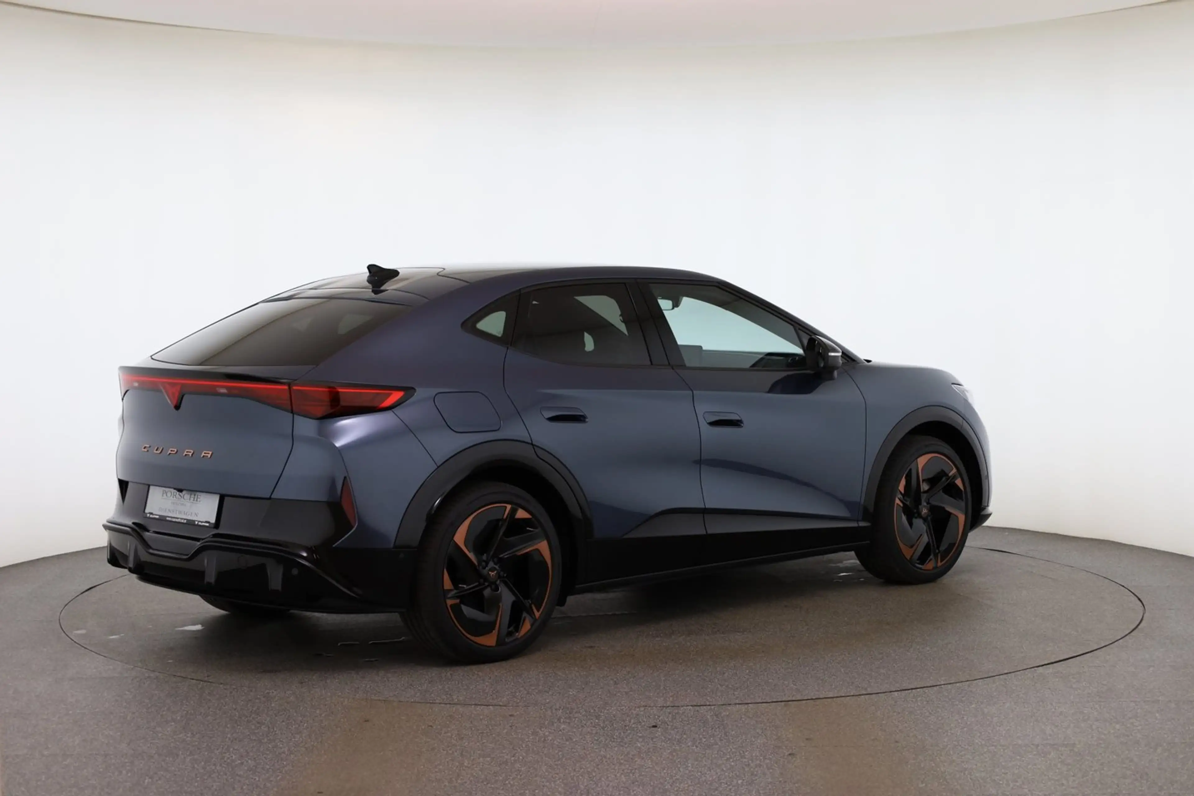 CUPRA Tavascan Adrenaline 210kW/286PS — photo 8