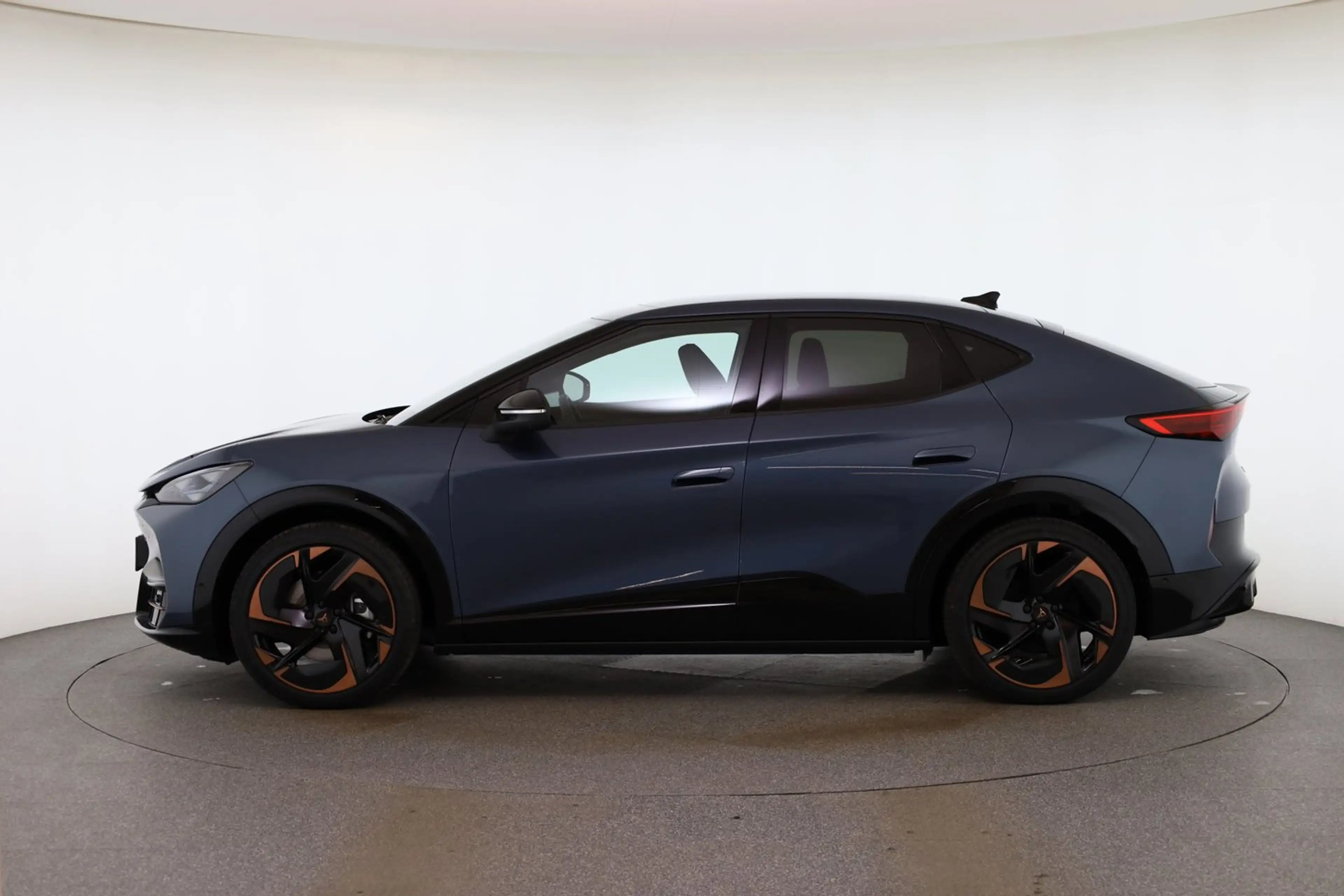 CUPRA Tavascan Adrenaline 210kW/286PS — photo 6