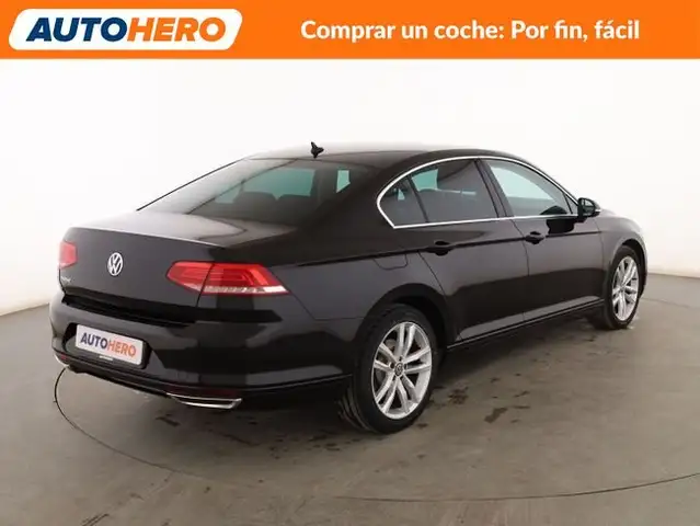 Volkswagen Passat view 6