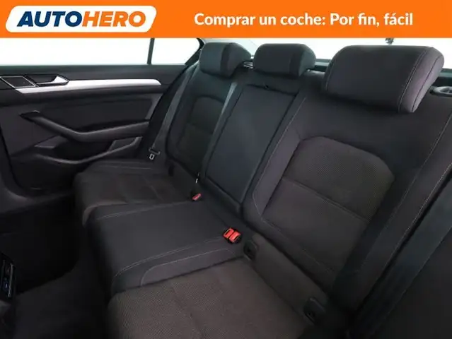 Volkswagen Passat view 15