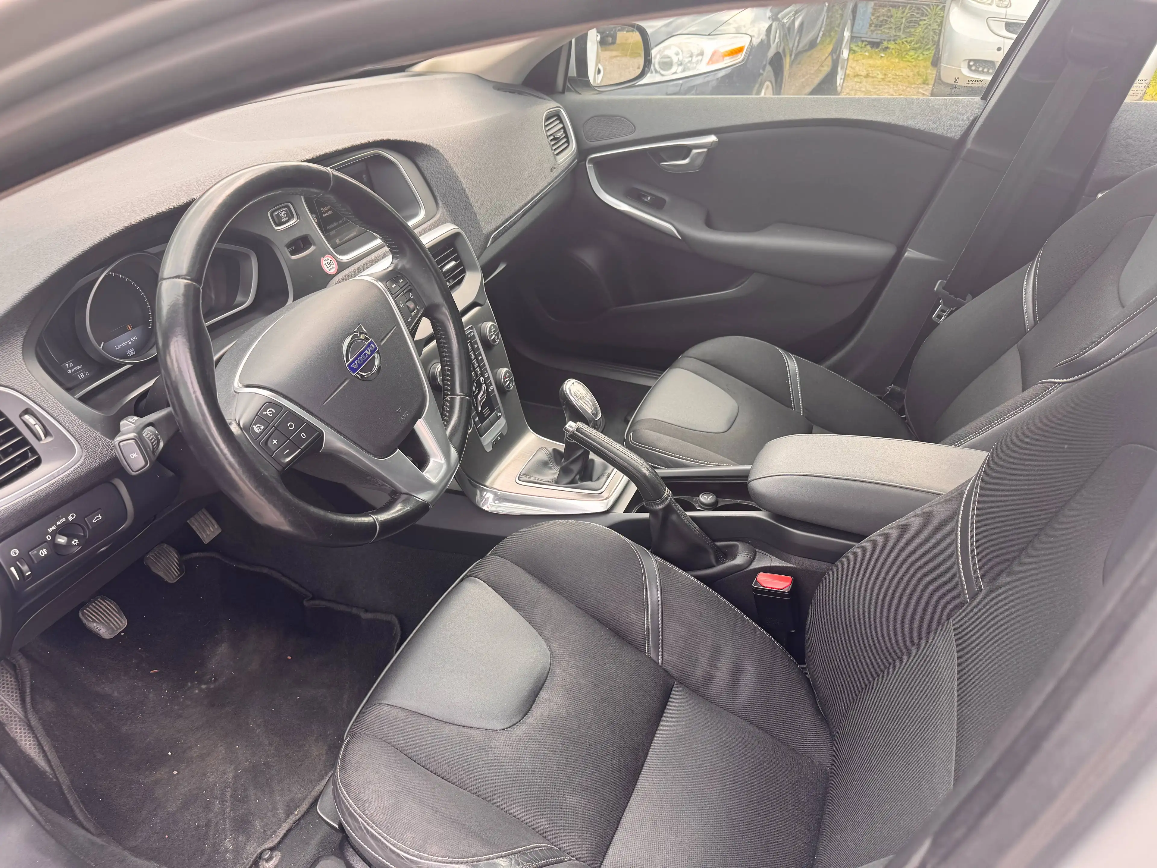 Volvo V40 V40 Diesel — photo 5