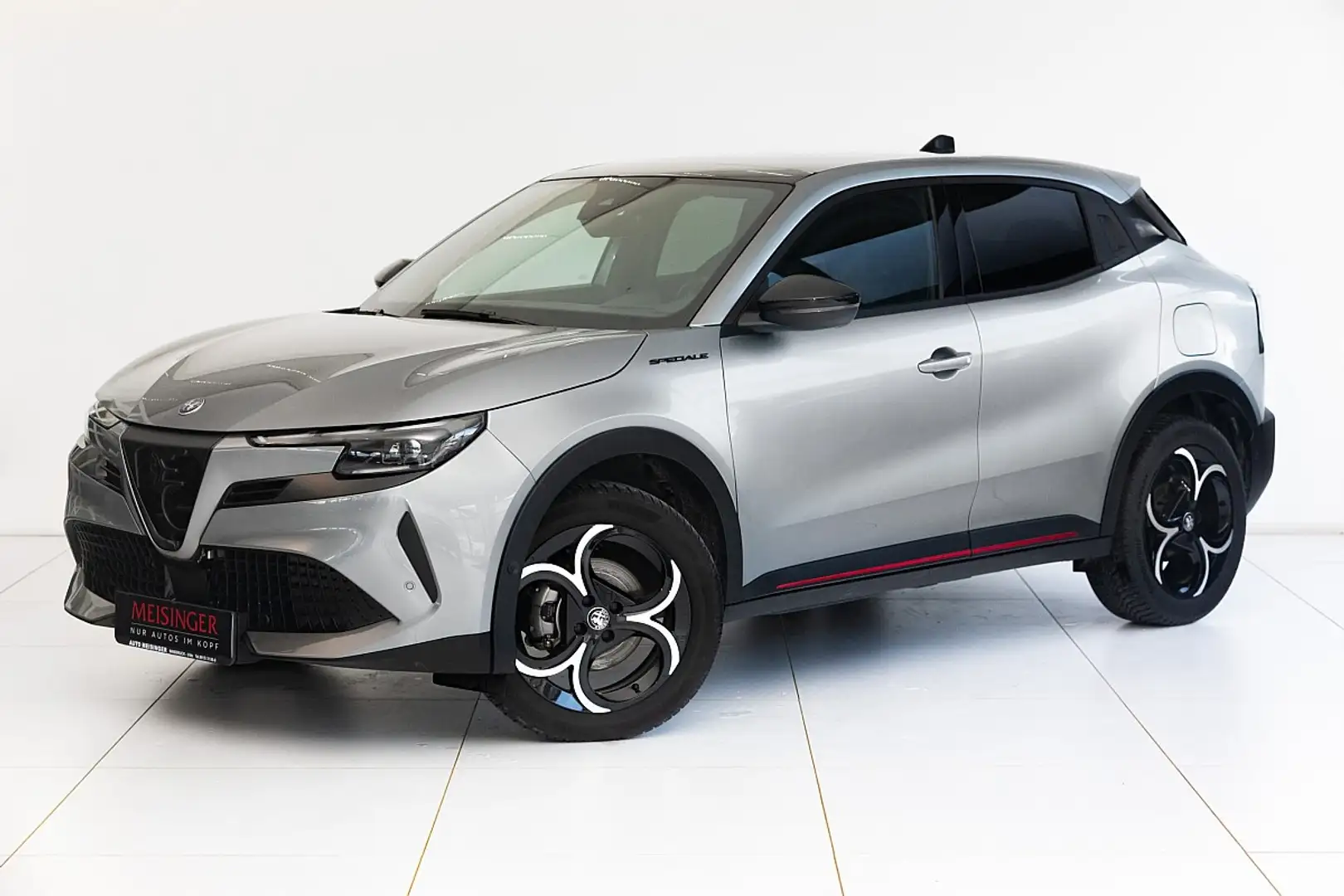 Alfa Romeo Junior Ibrida Speciale 1.2 MHEV e-DCT6 Grau - 1