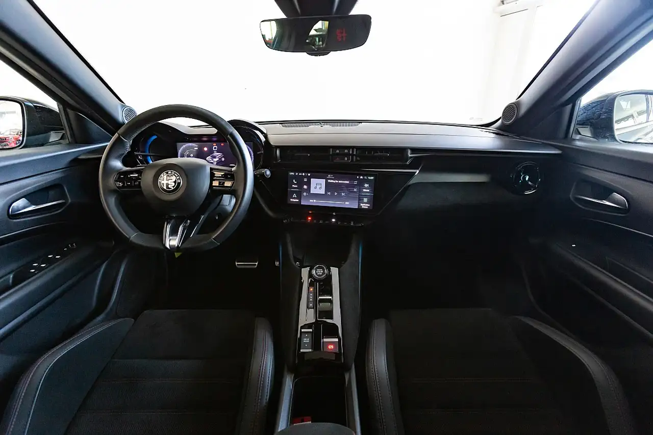 Alfa Romeo Junior 2025