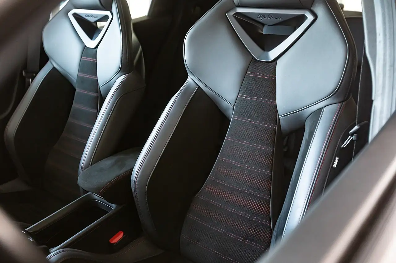 Alfa Romeo Junior 2025 — фото 14