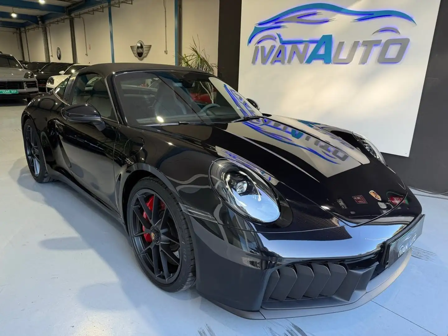 Porsche 911 Targa 4 GTS Negro - 1