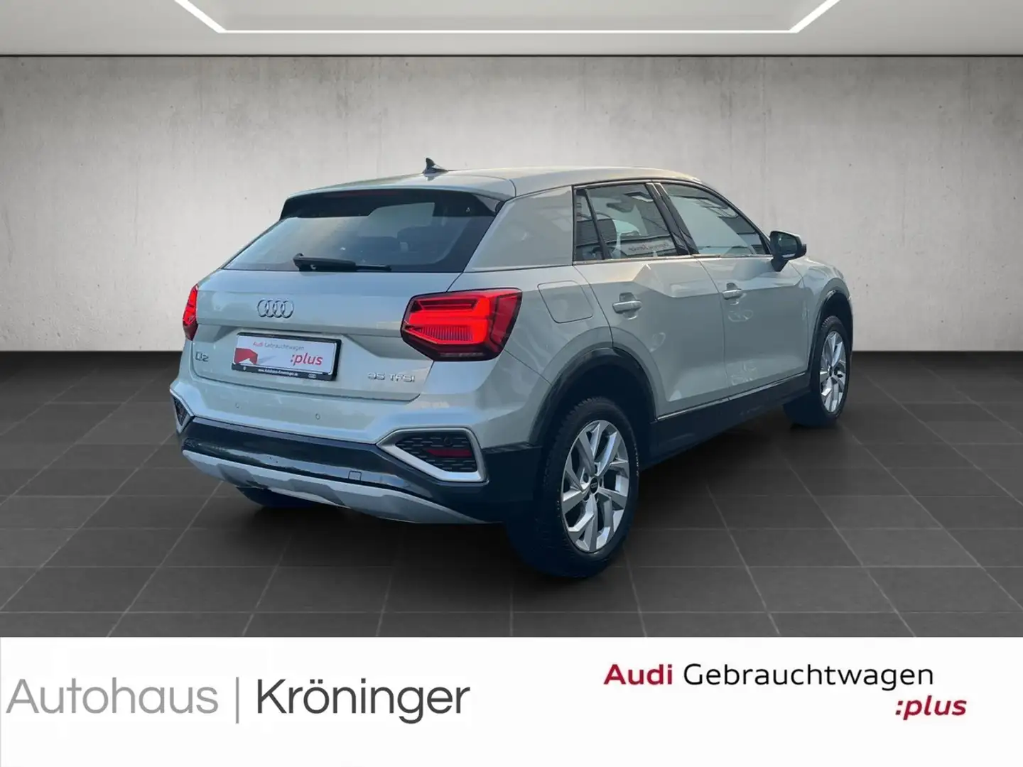 Audi Q2 35 TFSI S Tronic advanced AHK Matrix Navi Silber - 2