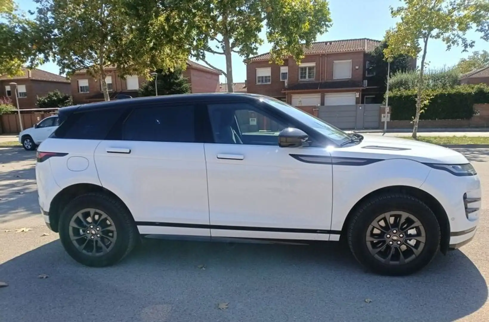 Land Rover Range Rover Evoque Land Rover Range Rover Evoque 2.0D MHEV R-Dynamic AWD Aut. 150 2020 Diésel, automático, 4x4 y gran equipamiento - 2