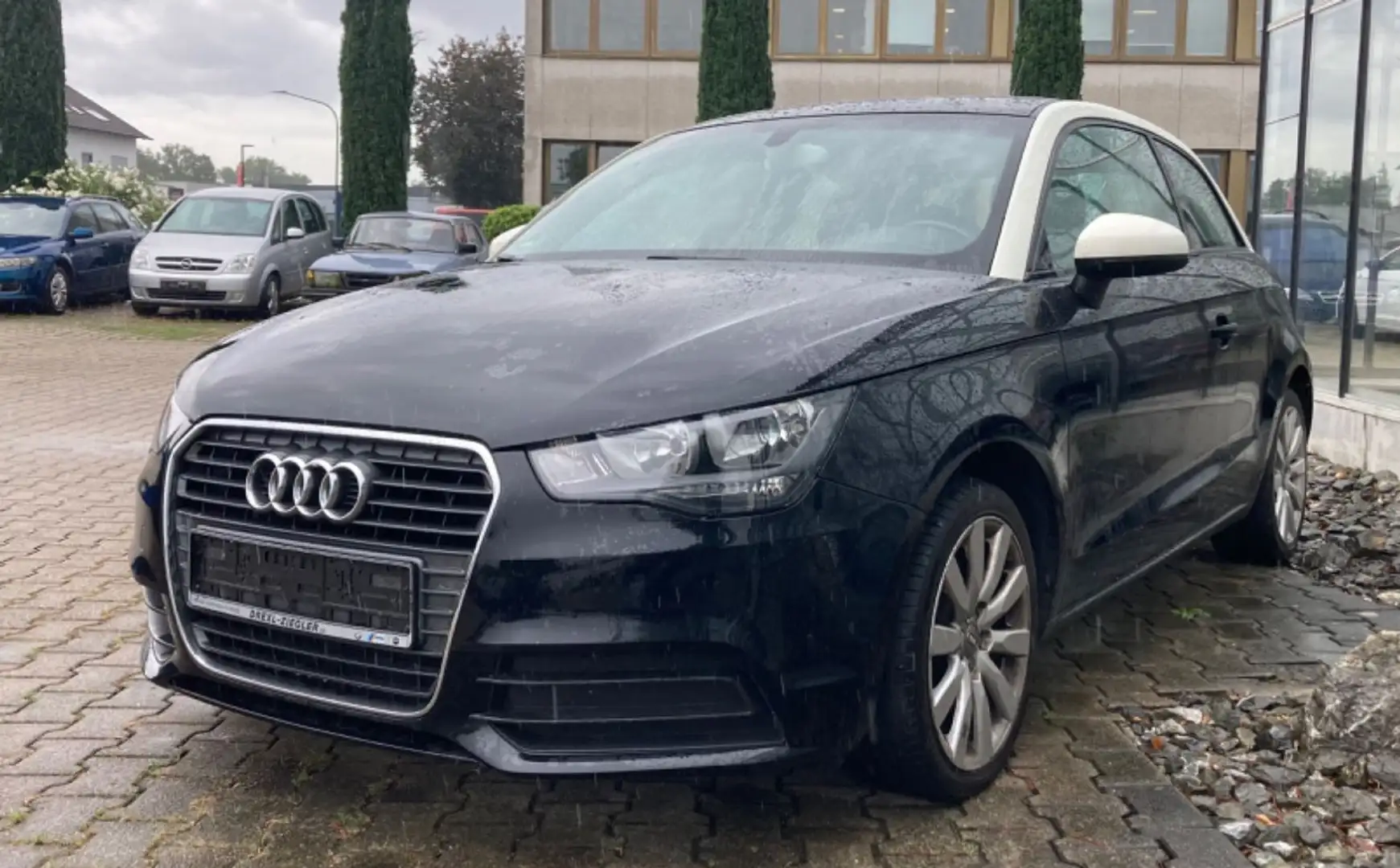 Audi A1 Attraction Navi Sitzheizung 8x Alu Schwarz - 2