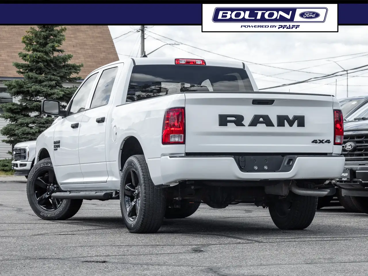 RAM 1500 снимка RAM 1500