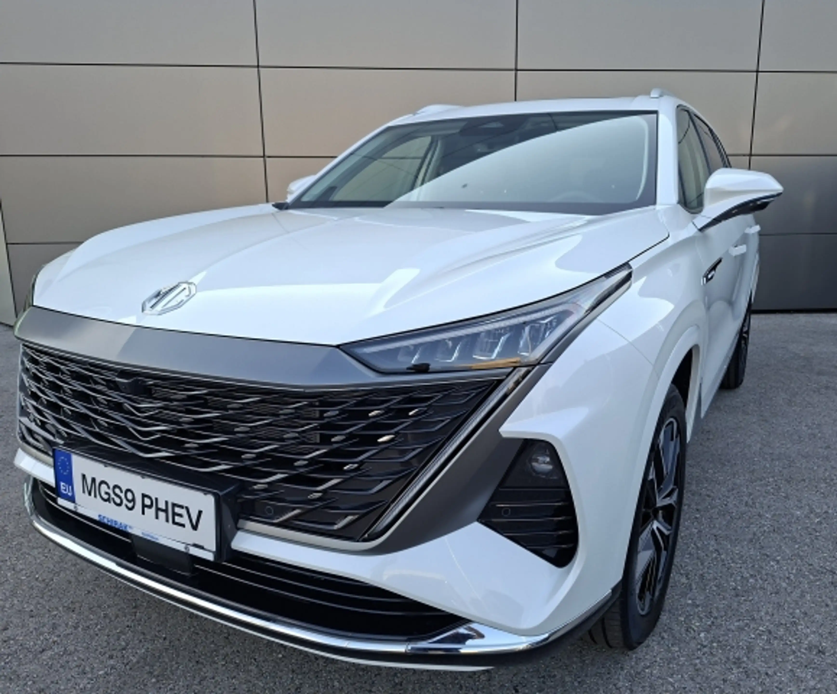 MG MGS9 PHEV Luxury MY2 — photo 3